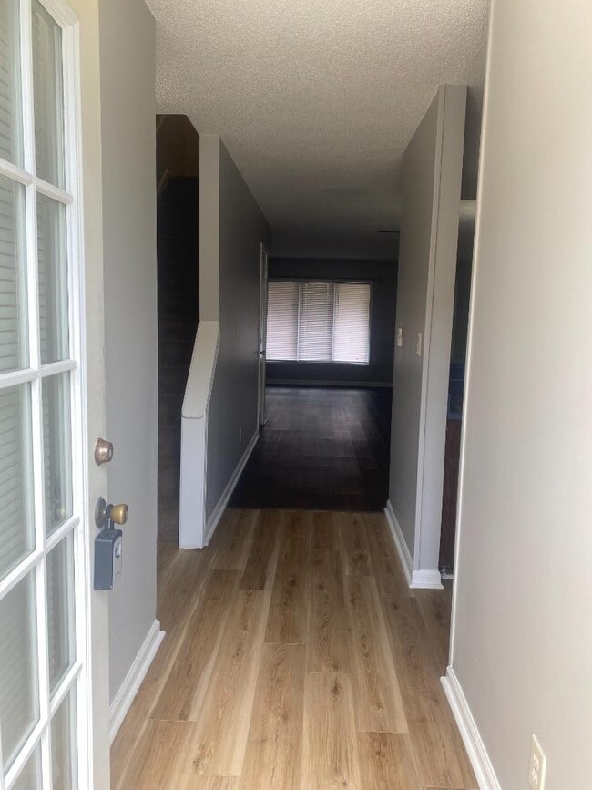 Photo - 409 Garden Dr