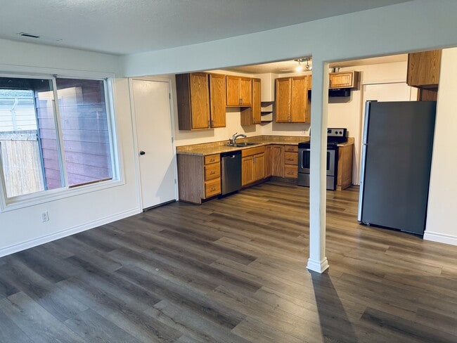 Photo - 407 Jersey St