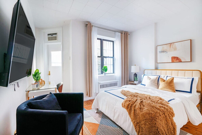 Building Photo - 317 W 74th St Rental