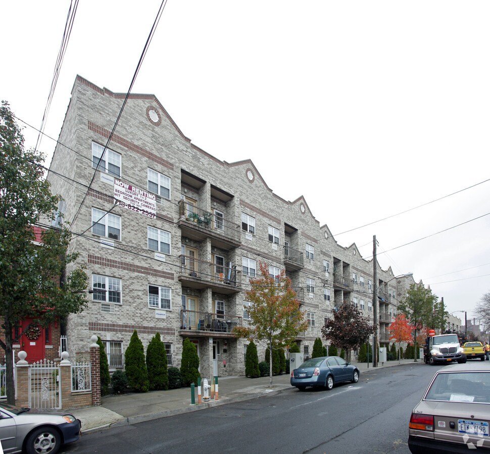 1415 Doris St - Doris Street Apartments