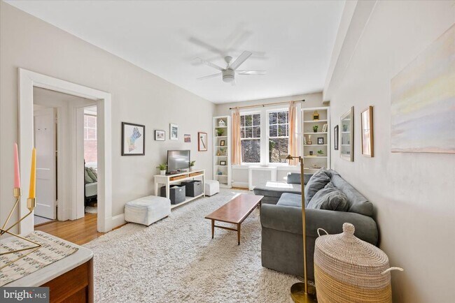 Photo - 3028 Porter St NW Unit 204
