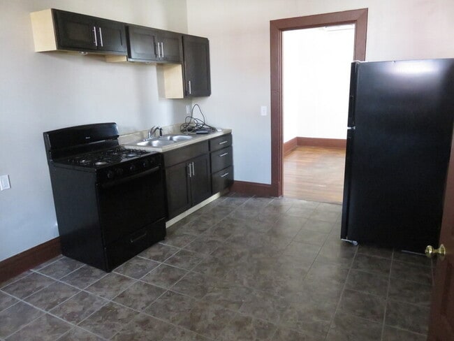 Photo - 604 W 3rd St Unit 3B