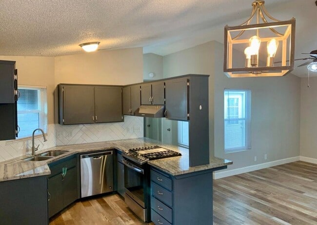Photo - 1403 E Sunnyview Ave