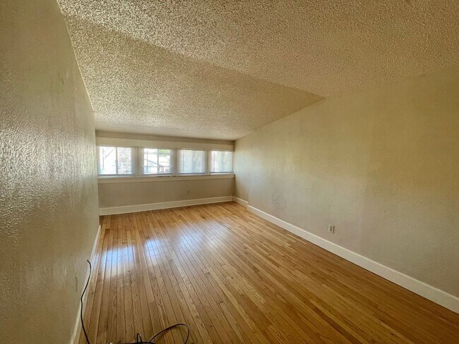 Photo - 1857 11th Ave Unidad B