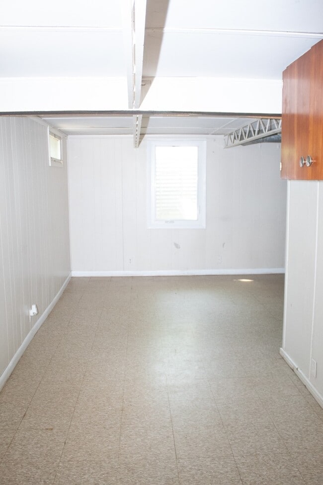 Photo - 3 Bedroom 1 Bath Near Campus