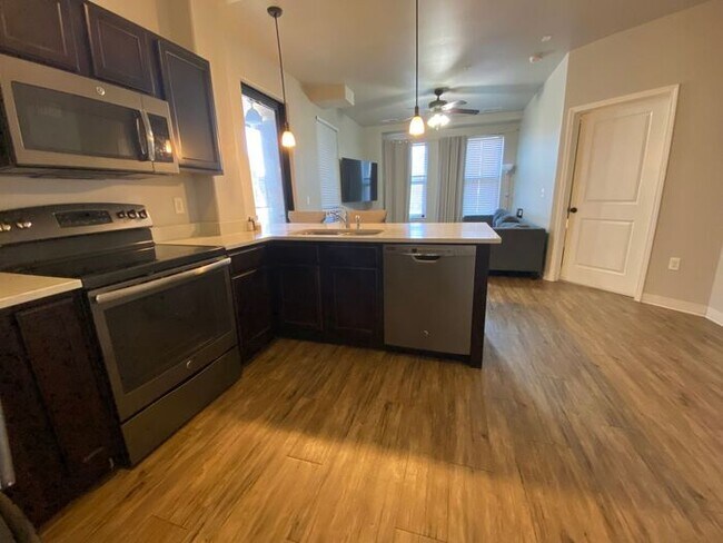 Photo - $1,500 | 1 Bedroom, 1 Bathroom Condo | No ...