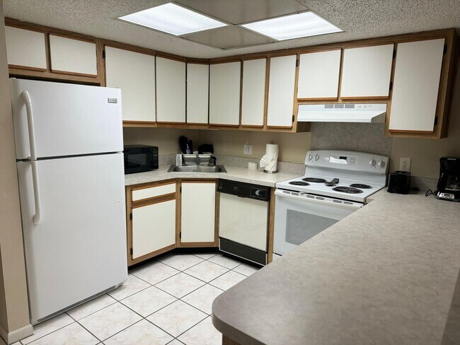 1680 Sunny Brook Ln Unit J211