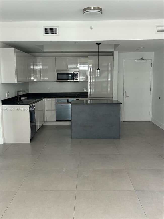 Photo - 1010 Brickell Ave Unit 2707