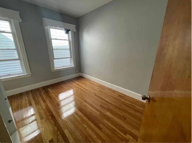 Photo - Gorgeous 4 Bed 2 Full bath in the HEART of Brighton Center with parking included