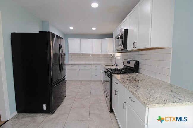 Photo - 105 E Avenue A