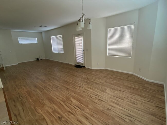 Photo - 10555 Lessona St