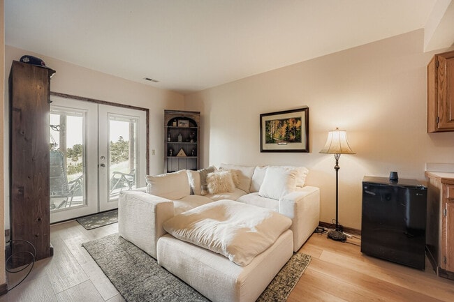 Building Photo - 776 Chimney Creek Dr Unit ID1338728P