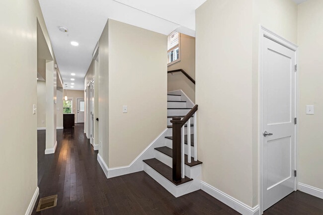 Photo - 77 Winchester St