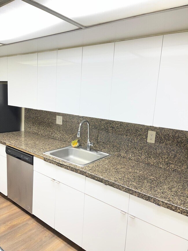 Photo - 10411 N Kendall Dr Unit B203