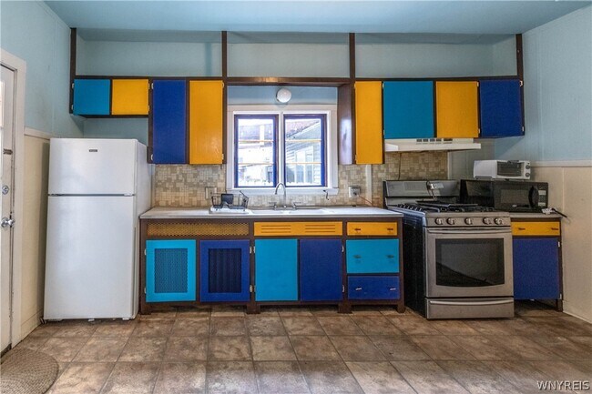 Photo - 107 Hawley St