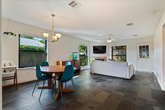 Photo - 2506 Jenibeth Ln