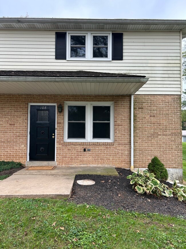 Photo - 108 Oak Rd House