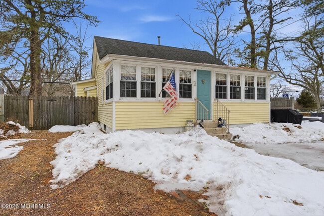 Building Photo - 14 Sunset Rd