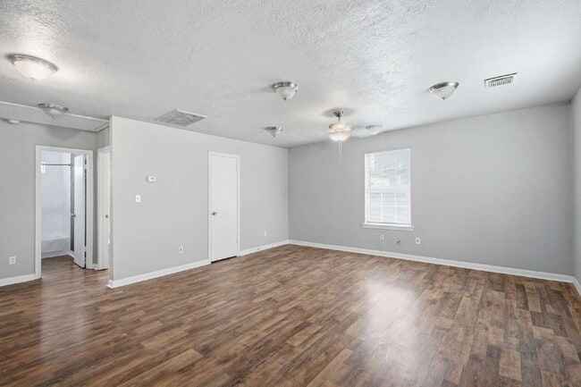 Photo - 4226 Coke St