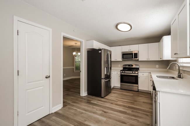 Photo - 355 Emerald Trce