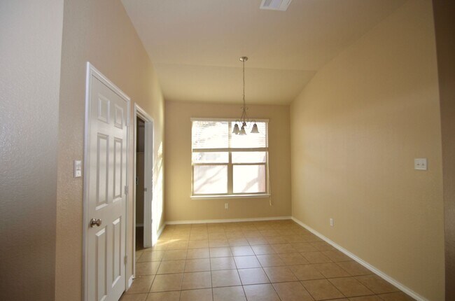 7300 Golden Oak Ln