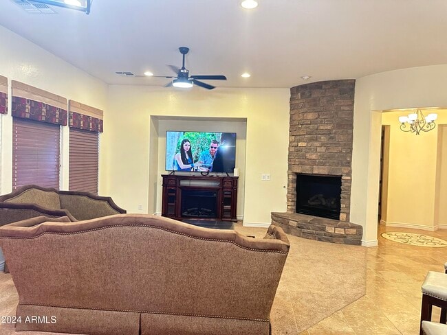 Photo - 4590 N 153rd Ave