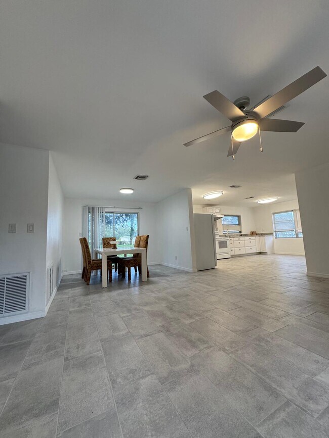 Photo - 333 NE 131st Ln