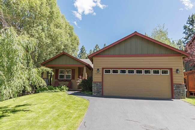 Photo - Furnished West Bend Home Available Mid-August