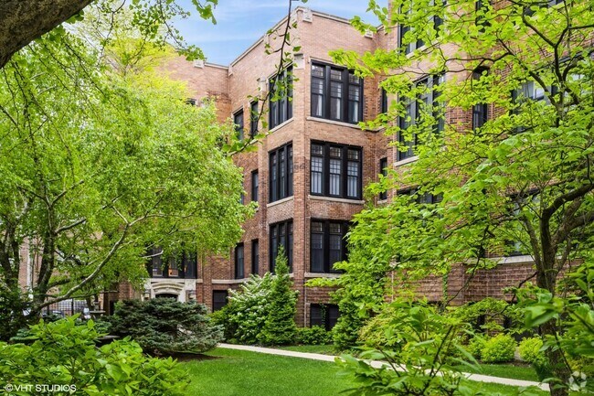Building Photo - 815 W Gunnison St Unit 1 Rental