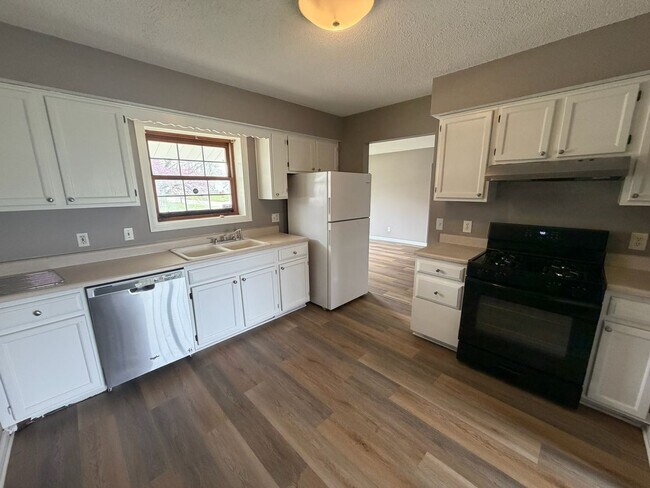 Photo - 621 Goldenview Dr