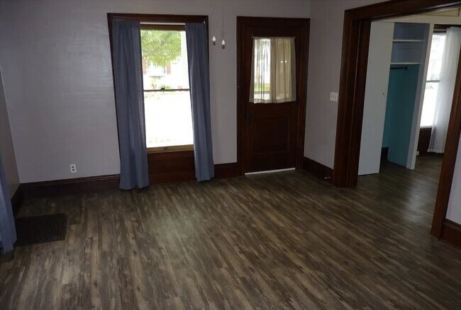 Photo - 70 Pershing Ave Unidad # 1