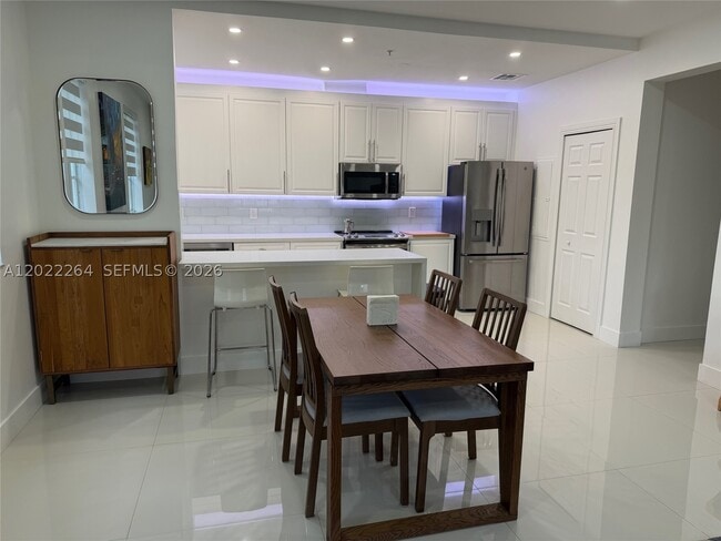 Photo - 115 Mendoza Ave Unit 201