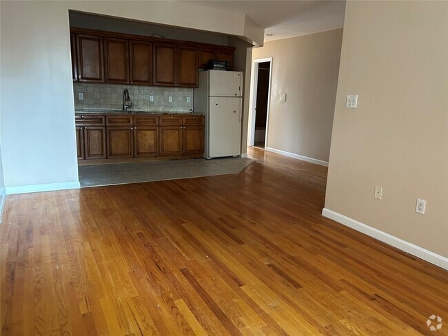 Building Photo - 1284 Arnow Ave Rental