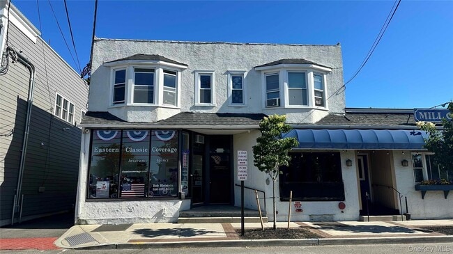 Building Photo - 275 Bayville Ave Unit 2W