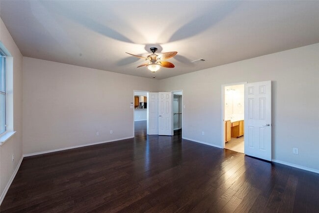 Photo - 1301 W Collins Cir