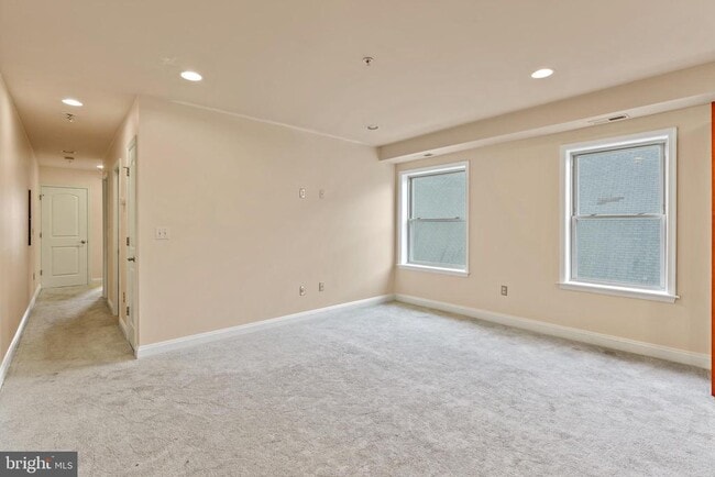 Photo - 922 Madison St NW Unit 304
