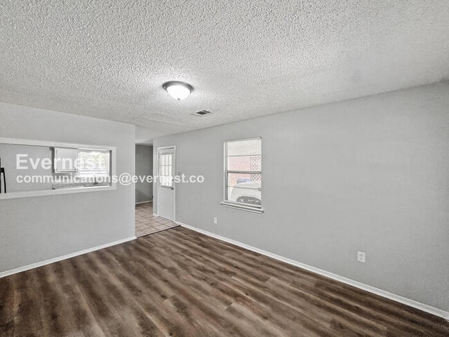 Photo - 3465 Cherry Cove W