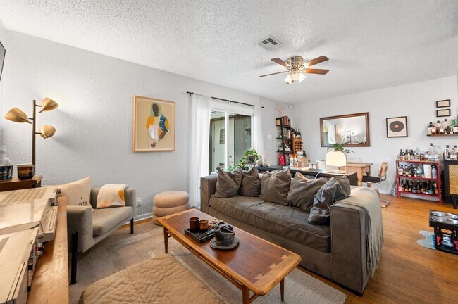 Photo - 5000 West Gate Blvd