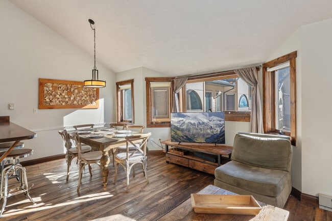 Photo - 280 Mahoney Dr Unit SI FL2-ID1309436P