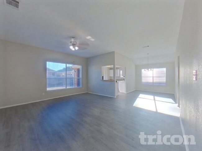 Photo - 932 Crowder Dr