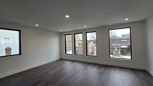 Photo - 75 Lake St Unit 2