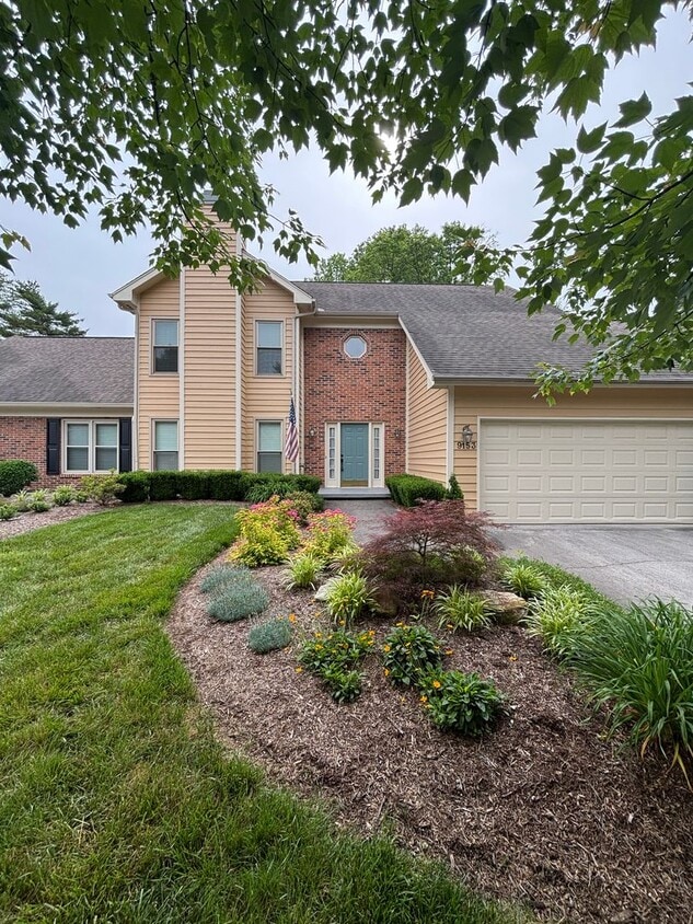 West Knoxville Townhouse - West Knoxville Townhouse