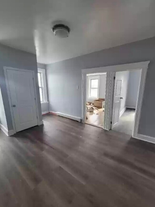 Photo - 80 W 18th St