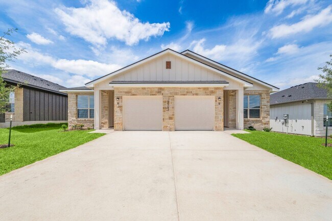 Building Photo - 3903 Sugar Hackberry Trl Unit A-SHOWABLE