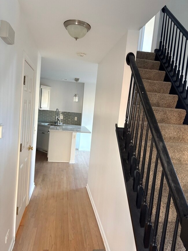 Photo - 610 Daisy Ln