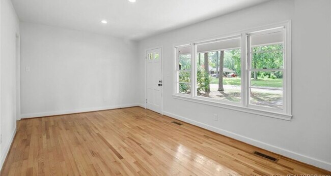 Photo - 3516 Edna St