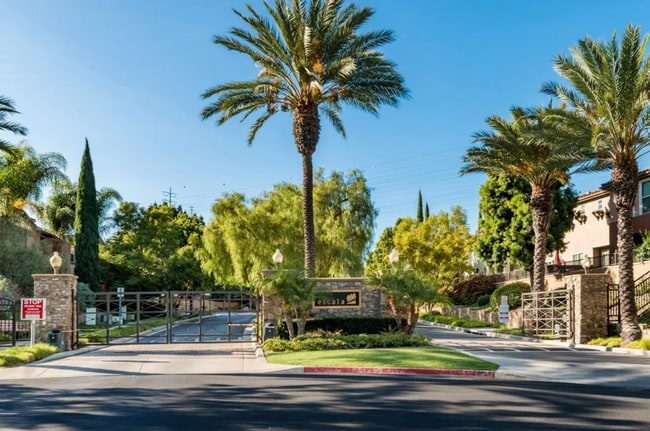 Photo - Beautiful Townhouse in Escala