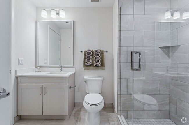 A1 1BR, 1BA - 621SF - Bathroom