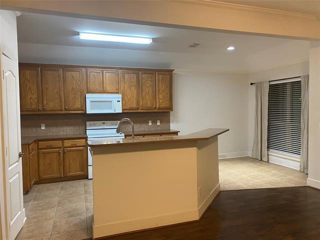 Photo - 1700 Smt Hl Pkwy