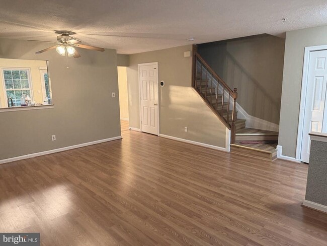 Photo - 220 Ferring Ct